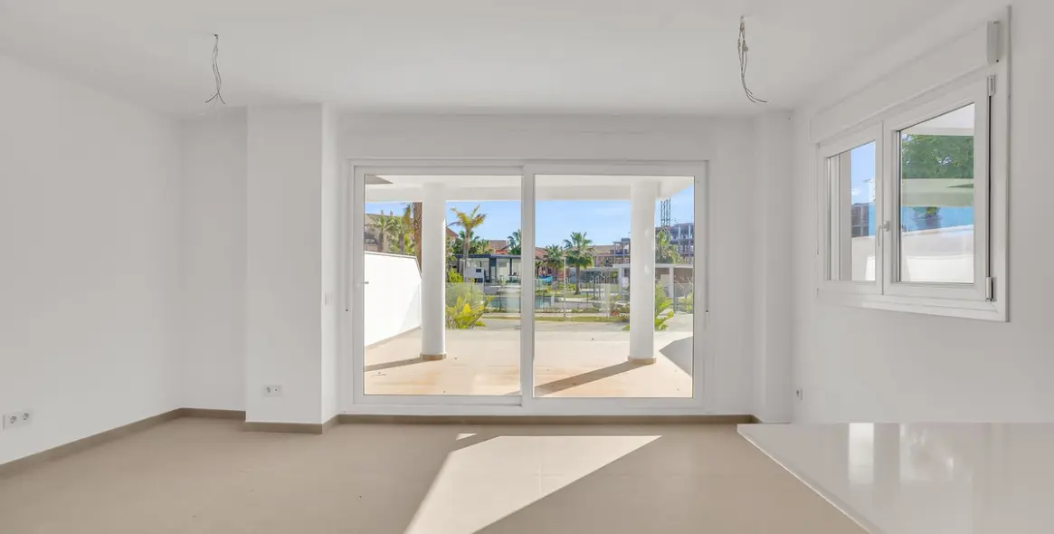 Sale of ground floor apartment in Manilva 2
