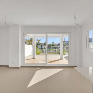 Sale of ground floor apartment in Manilva