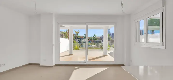 Sale of ground floor apartment in Manilva 1