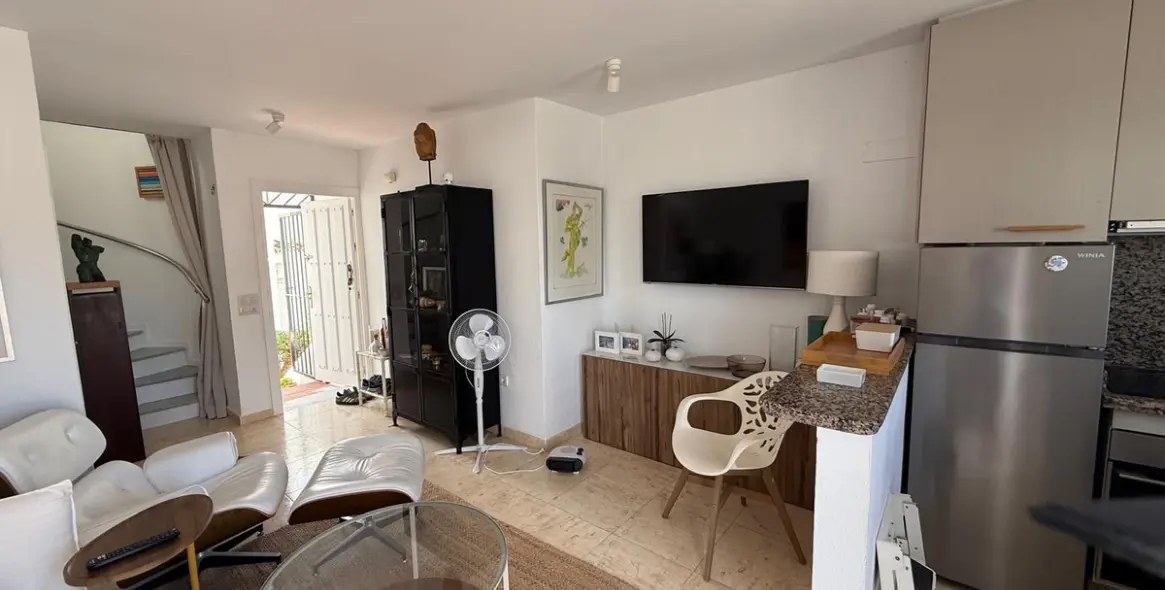Sale of townhouse in Calahonda 4
