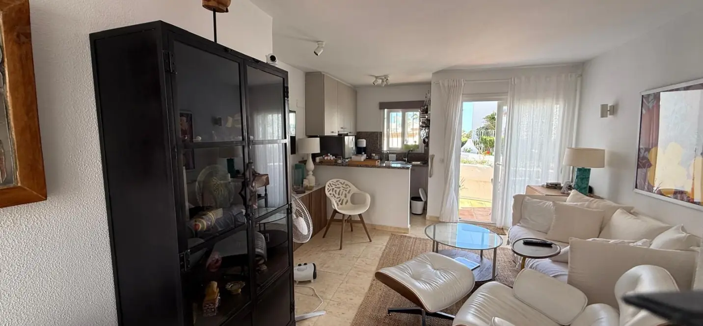 Sale of townhouse in Calahonda 2