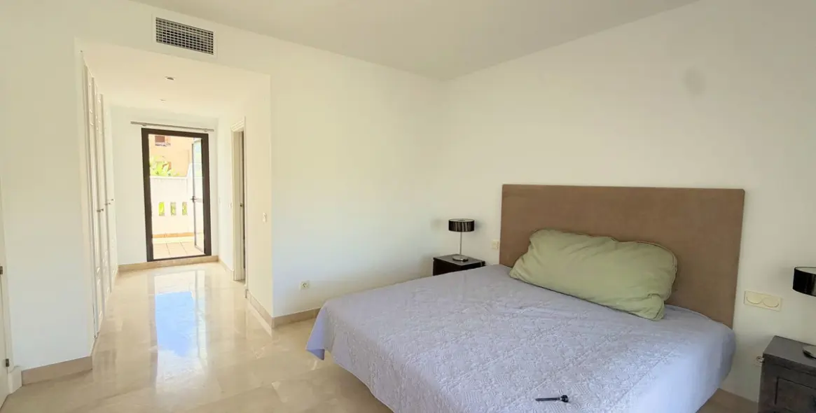 Sale of penthouse in La Duquesa 15