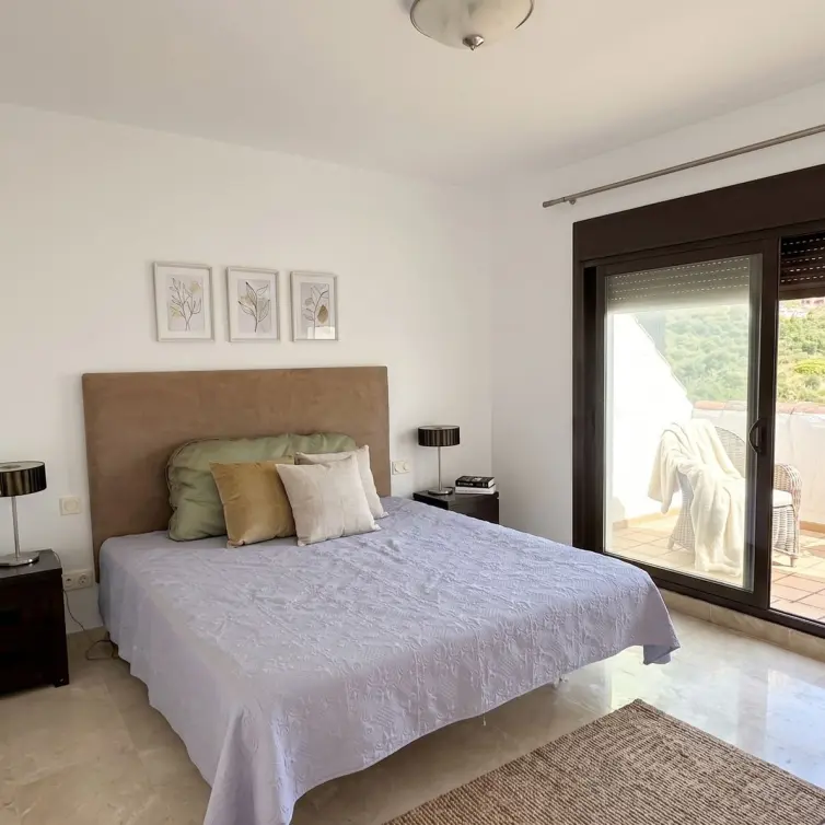 Sale of penthouse in La Duquesa