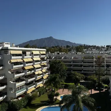 Sale of middle floor apartment in San Pedro de Alcántara
