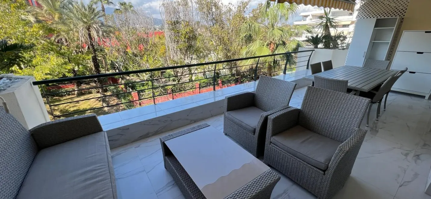 Sale of middle floor apartment in San Pedro de Alcántara 1