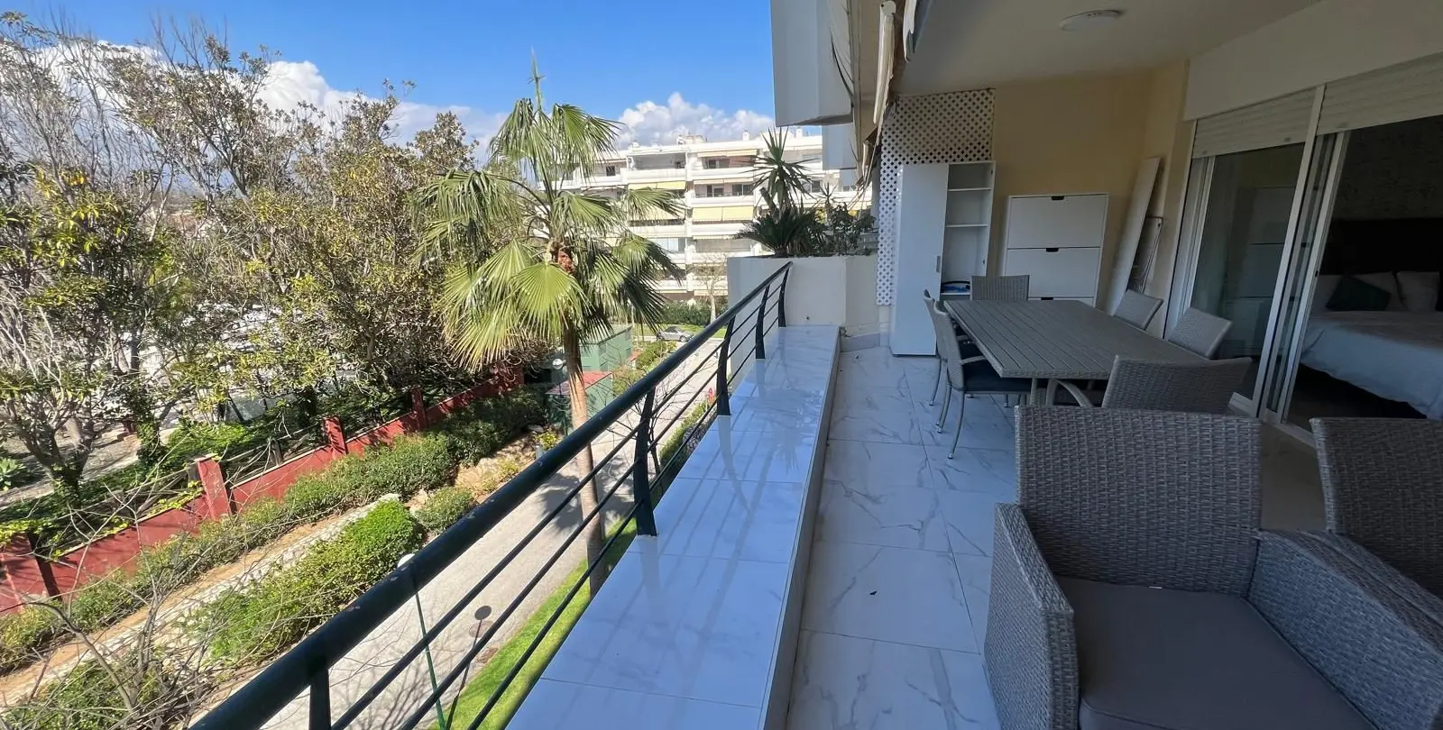 Venta de apartamento en planta media en San Pedro de Alcántara 3
