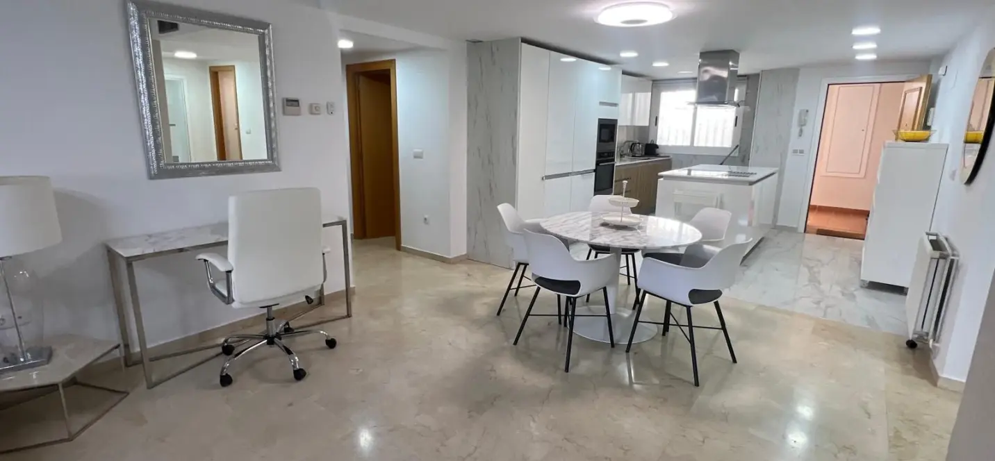 Sale of middle floor apartment in San Pedro de Alcántara 3