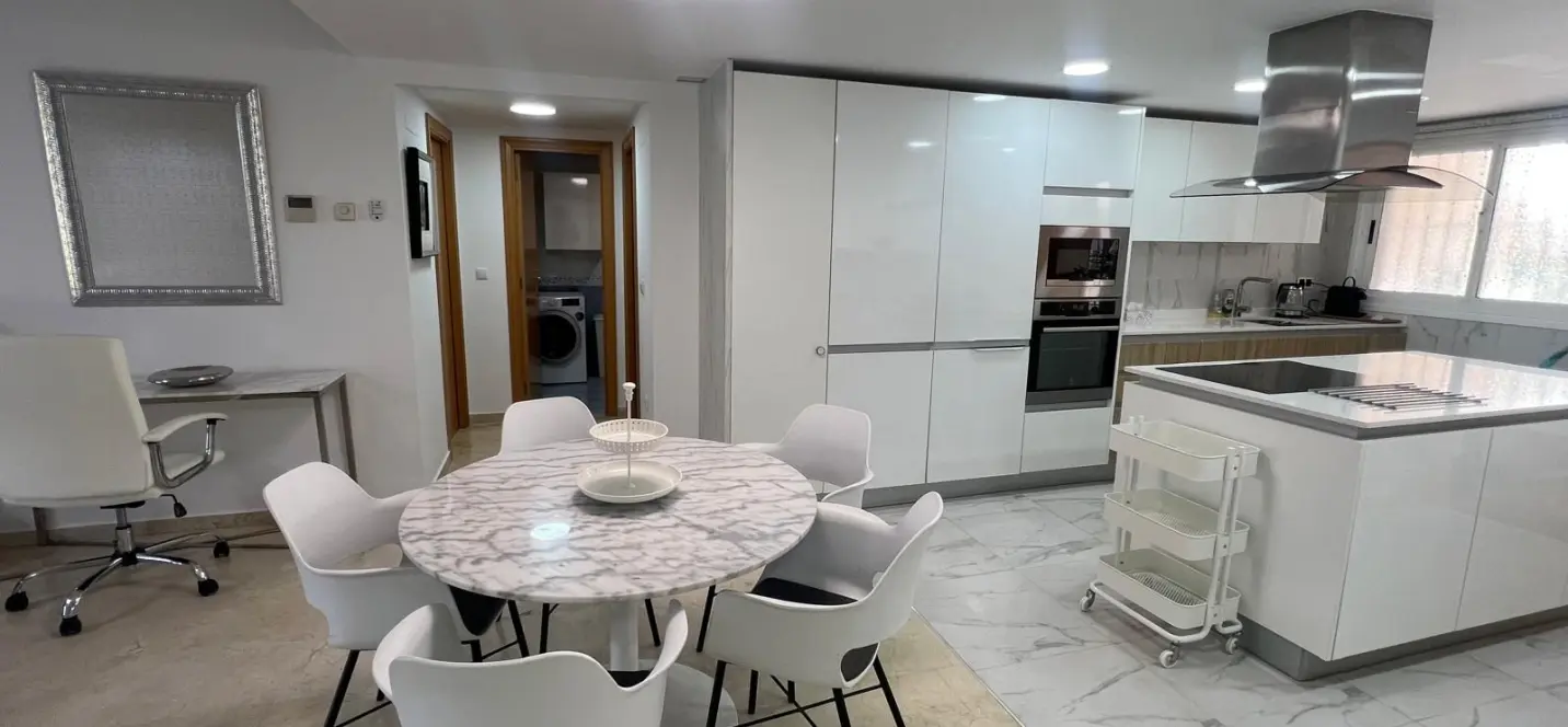 Sale of middle floor apartment in San Pedro de Alcántara 4