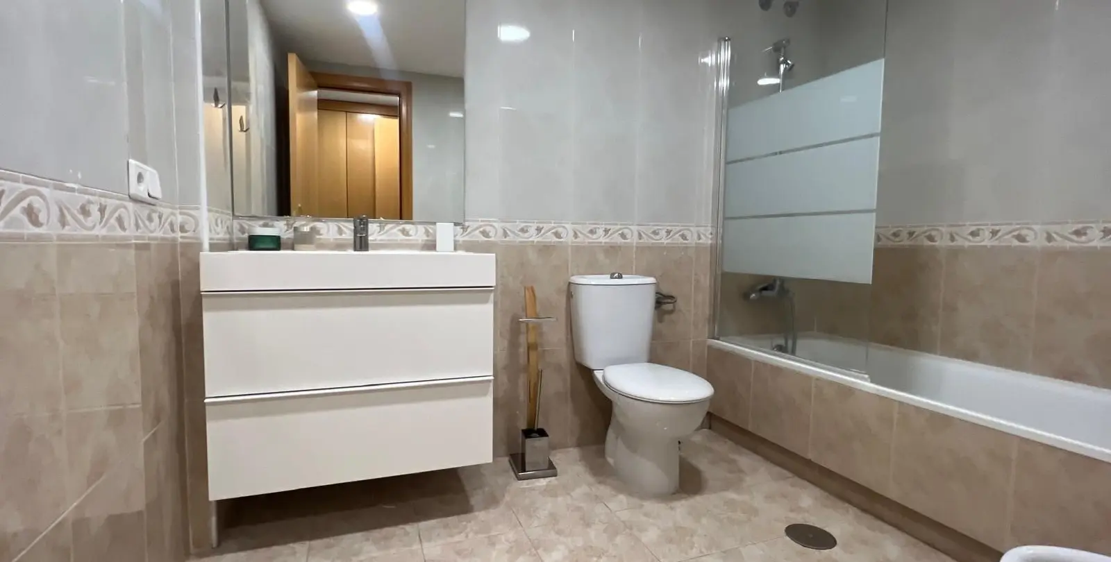 Venta de apartamento en planta media en San Pedro de Alcántara 12