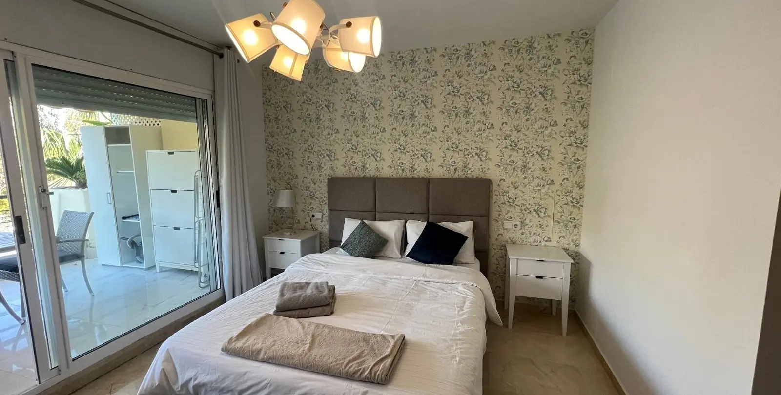 Venta de apartamento en planta media en San Pedro de Alcántara 16