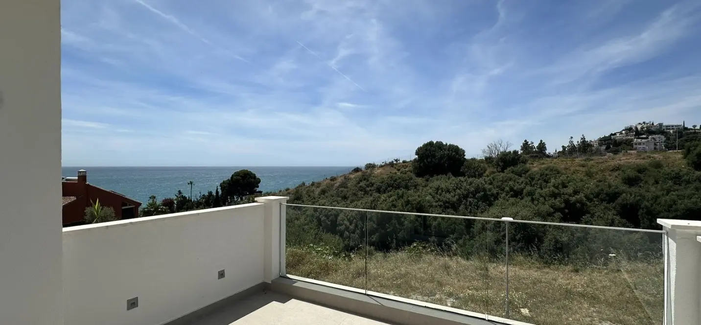 Sale of townhouse in Torrequebrada 2