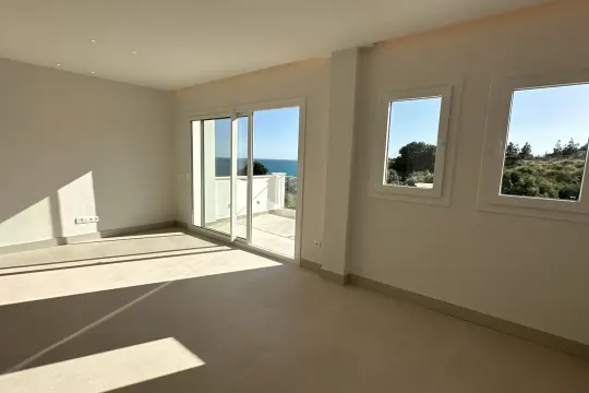 Image 7 thumb