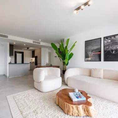 Продажа апартаментов на среднем этаже в Estepona