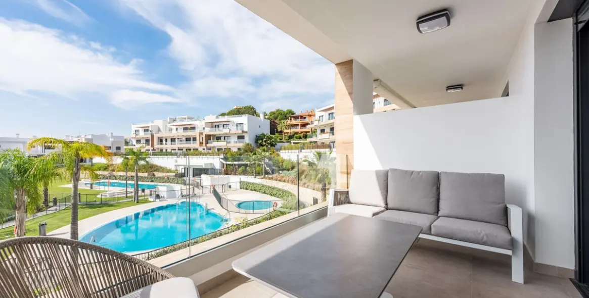 Продажа апартаментов на среднем этаже в Estepona 4