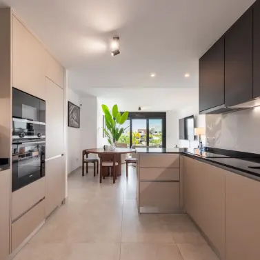 Продажа апартаментов на среднем этаже в Estepona