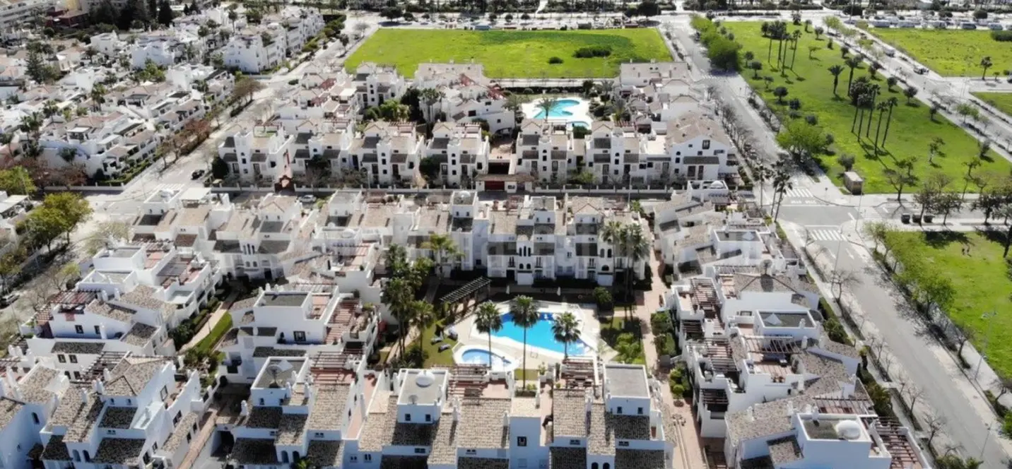 Продажа апартаментов на среднем этаже в San Pedro de Alcántara 0
