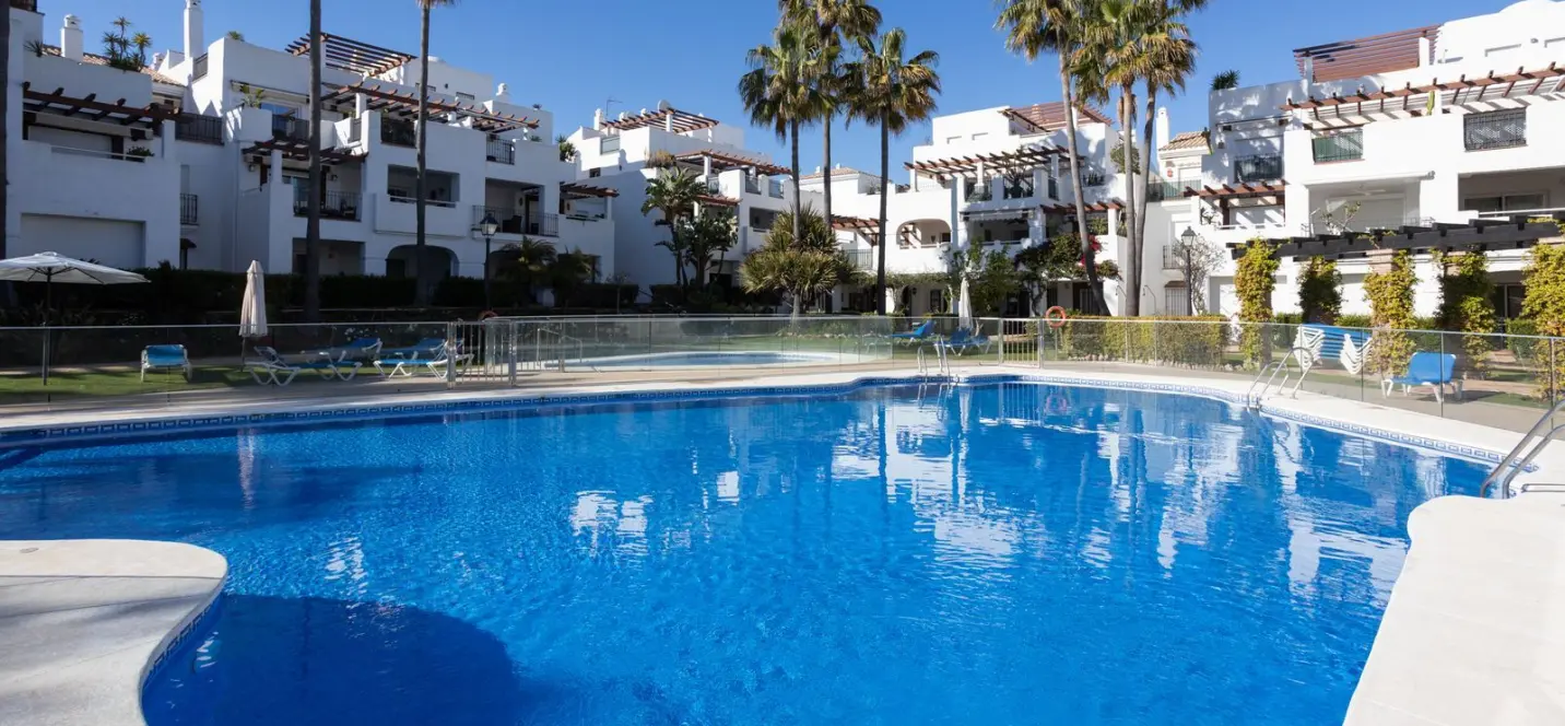 Продажа апартаментов на среднем этаже в San Pedro de Alcántara 1
