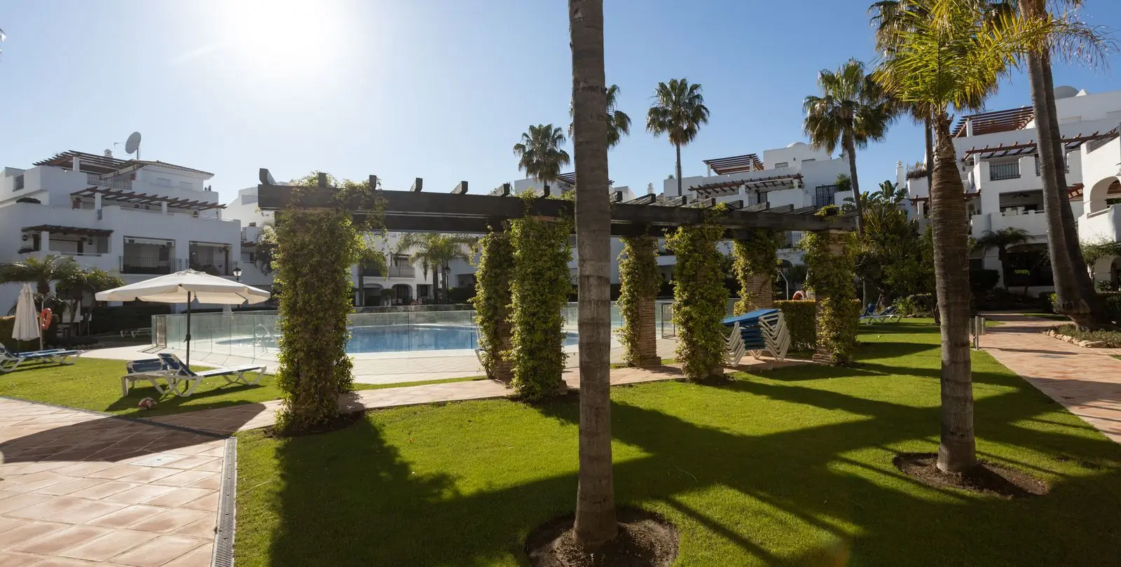Sale of middle floor apartment in San Pedro de Alcántara 3