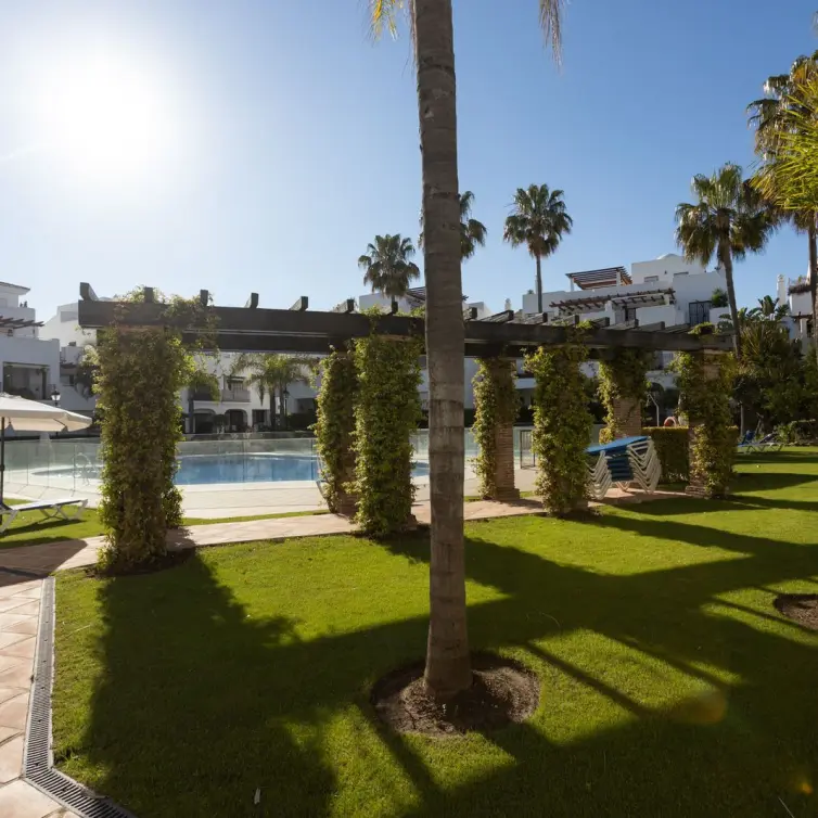Продажа апартаментов на среднем этаже в San Pedro de Alcántara