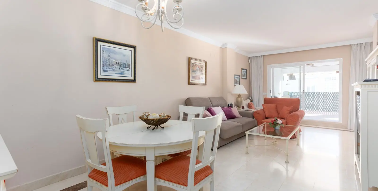 Sale of middle floor apartment in San Pedro de Alcántara 5