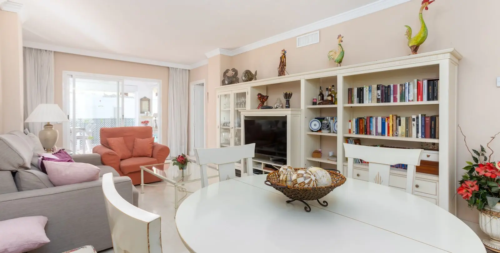 Sale of middle floor apartment in San Pedro de Alcántara 7