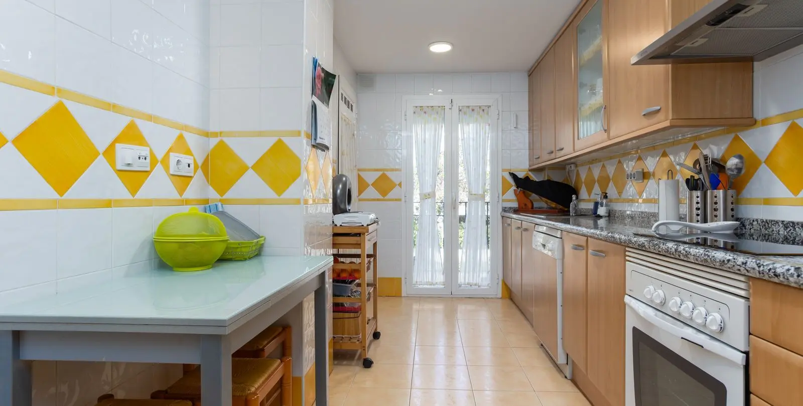 Sale of middle floor apartment in San Pedro de Alcántara 11