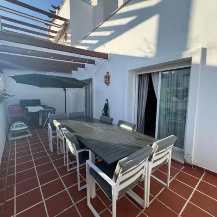 Venta de apartamento en planta media en Nueva Andalucía