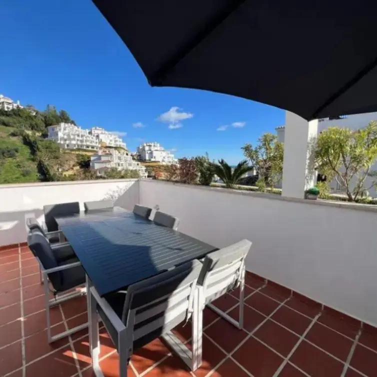 Venta de apartamento en planta media en Nueva Andalucía