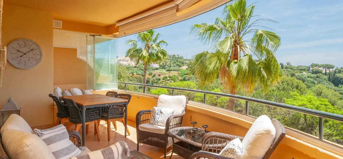 Venta de apartamento en planta media en Elviria 0
