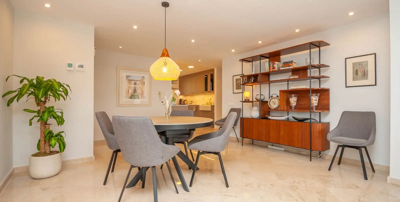 Venta de apartamento en planta media en Elviria 3