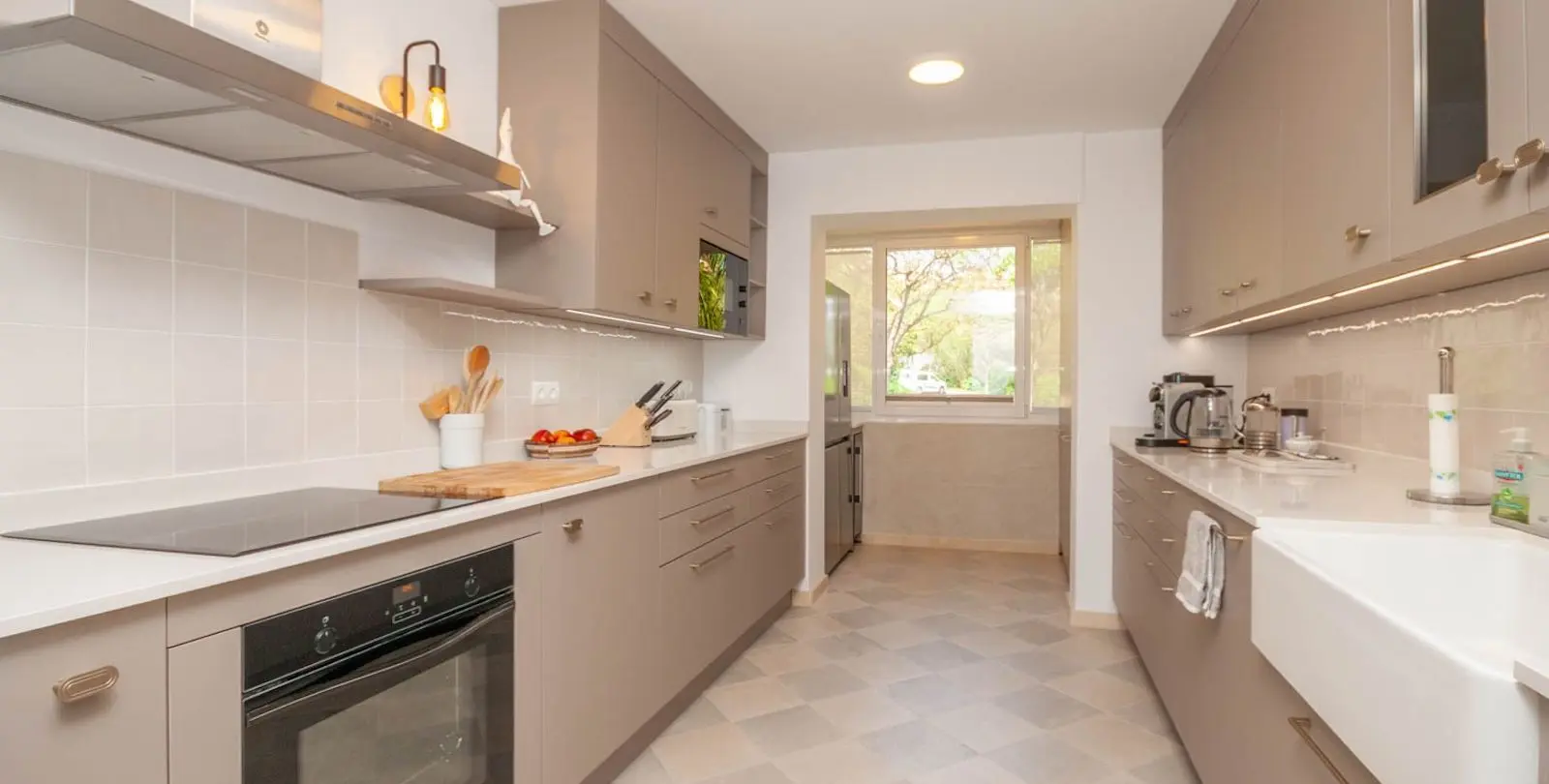 Venta de apartamento en planta media en Elviria 4