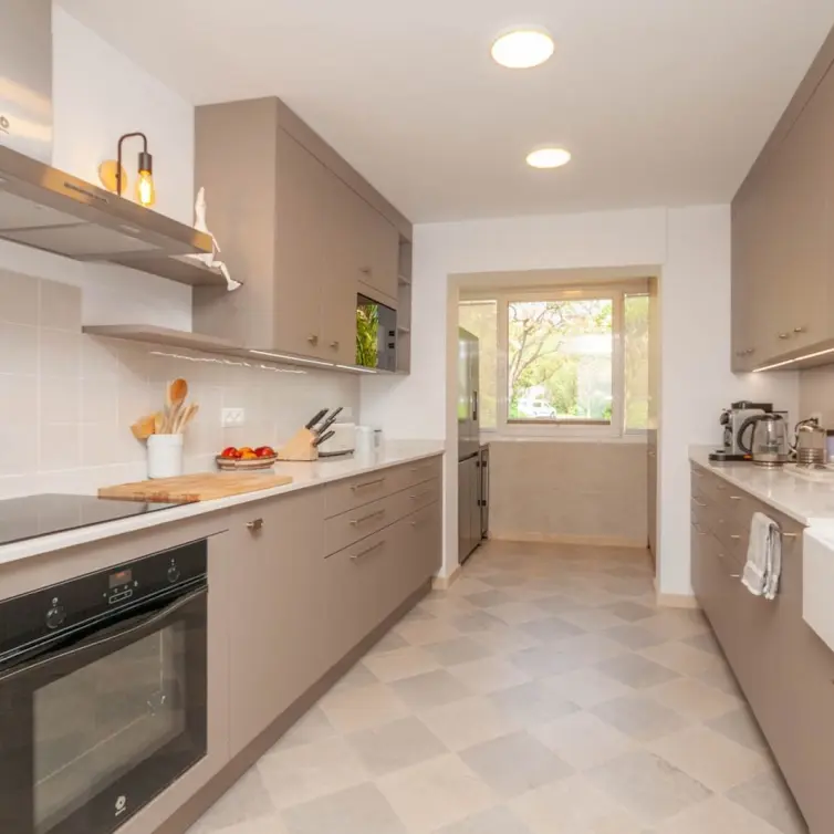 Venta de apartamento en planta media en Elviria