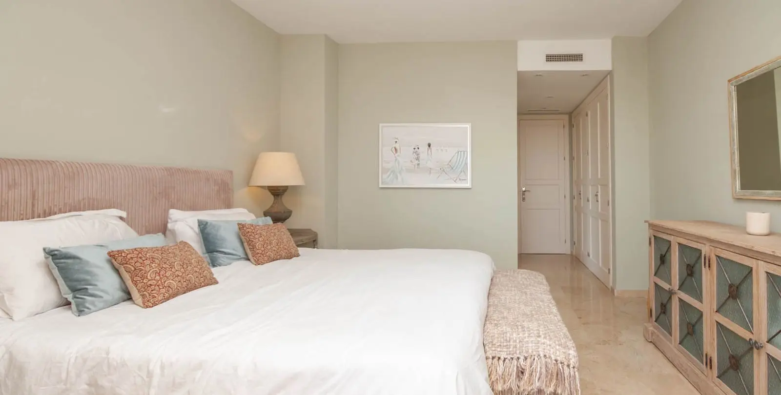 Venta de apartamento en planta media en Elviria 5
