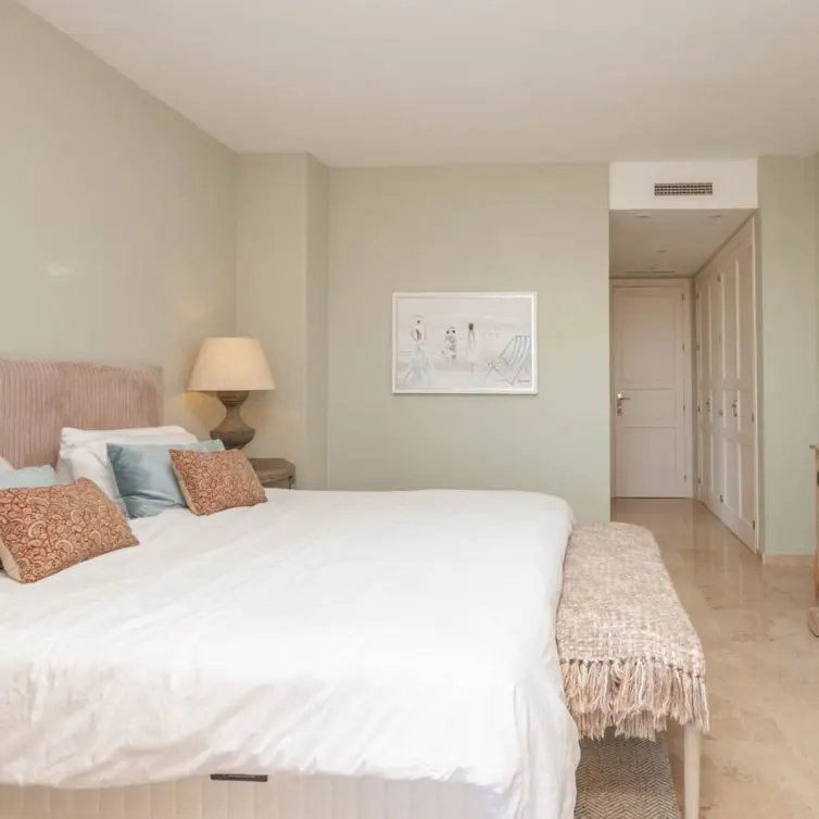 Venta de apartamento en planta media en Elviria