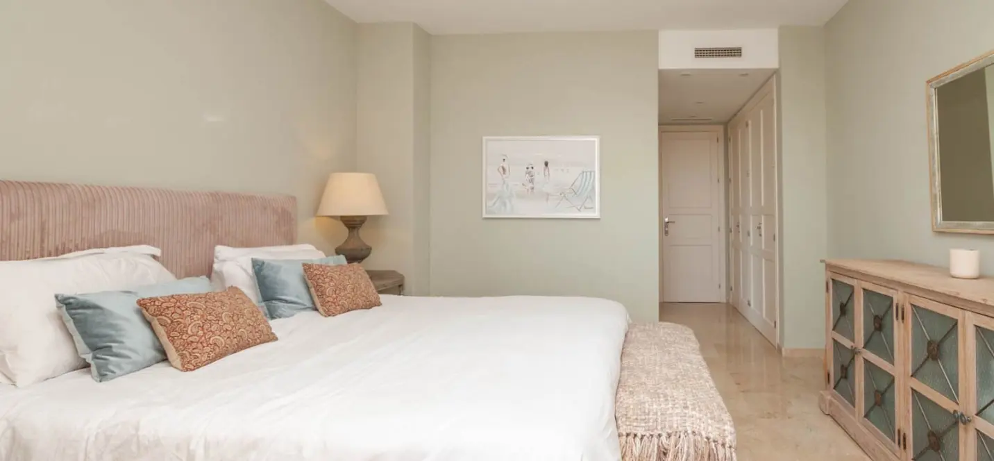 Venta de apartamento en planta media en Elviria 4
