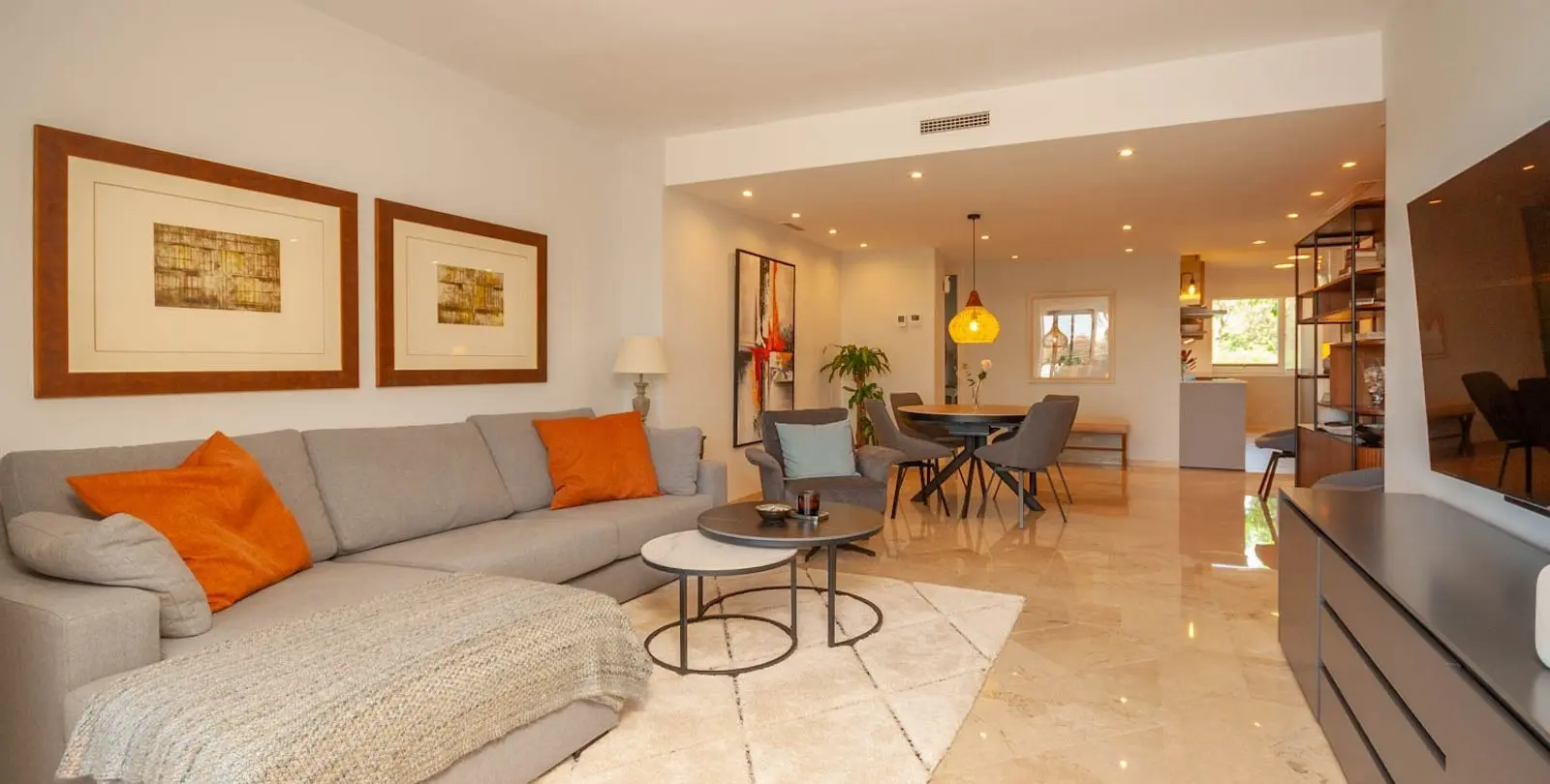 Venta de apartamento en planta media en Elviria 12