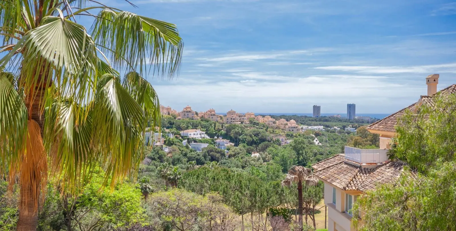Venta de apartamento en planta media en Elviria 15