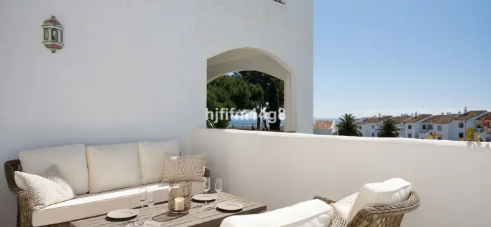 Sale of middle floor apartment in Nueva Andalucía 1