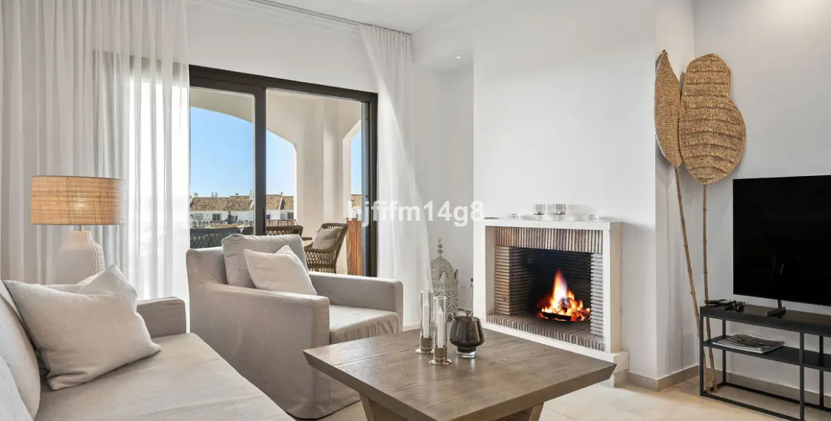 Sale of middle floor apartment in Nueva Andalucía 3