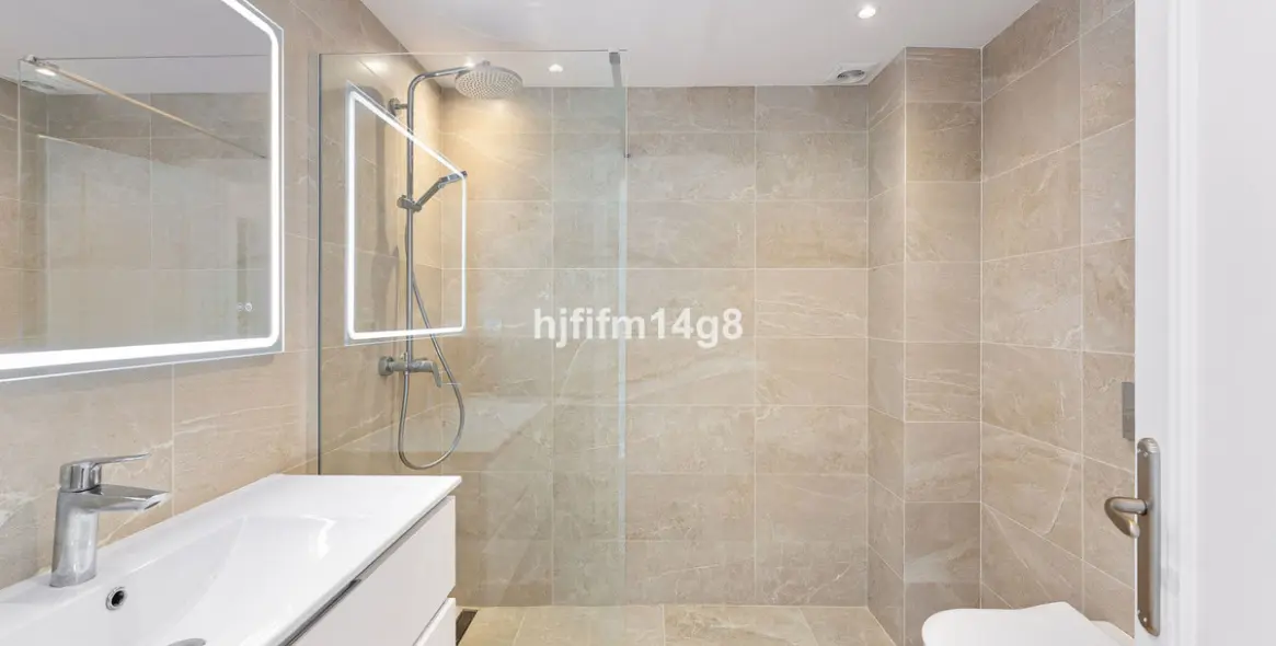 Sale of middle floor apartment in Nueva Andalucía 14