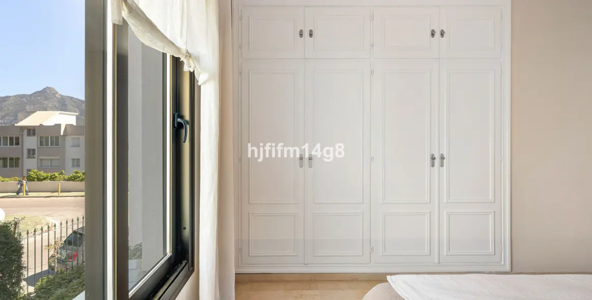 Sale of middle floor apartment in Nueva Andalucía 18
