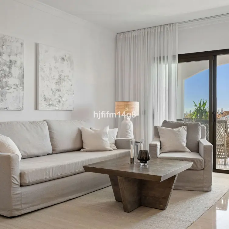 Sale of middle floor apartment in Nueva Andalucía