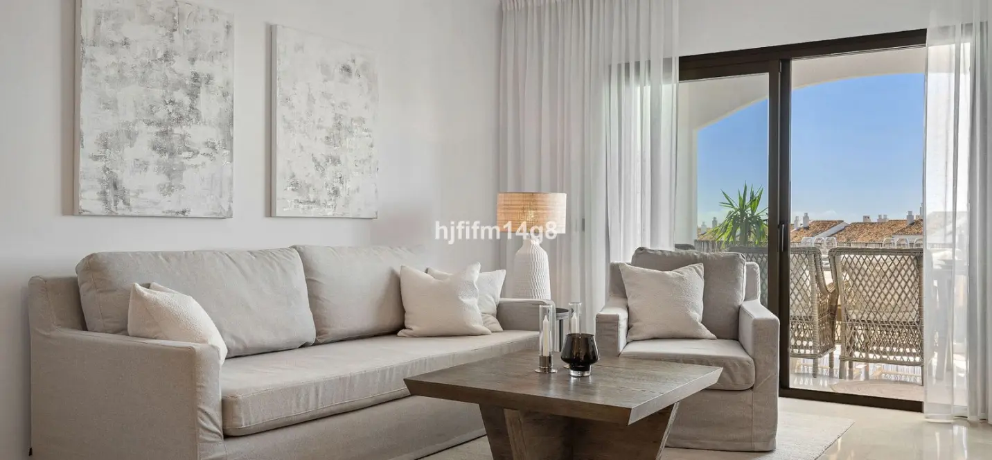 Sale of middle floor apartment in Nueva Andalucía 3