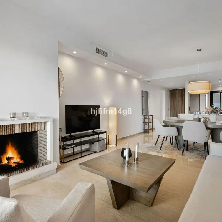 Sale of middle floor apartment in Nueva Andalucía