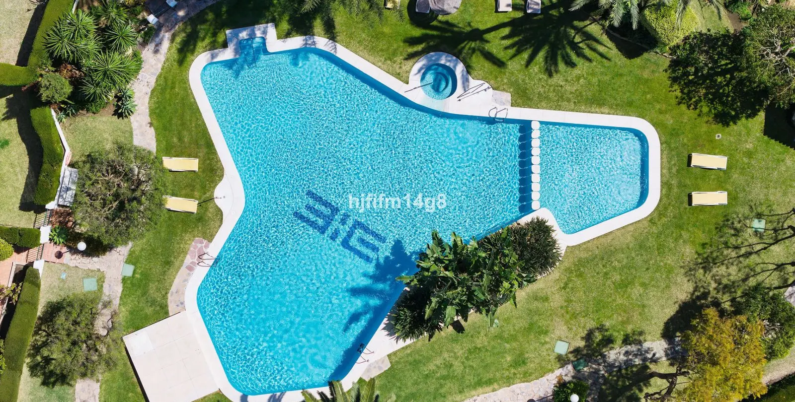 Продажа апартаментов на среднем этаже в Nueva Andalucía 24