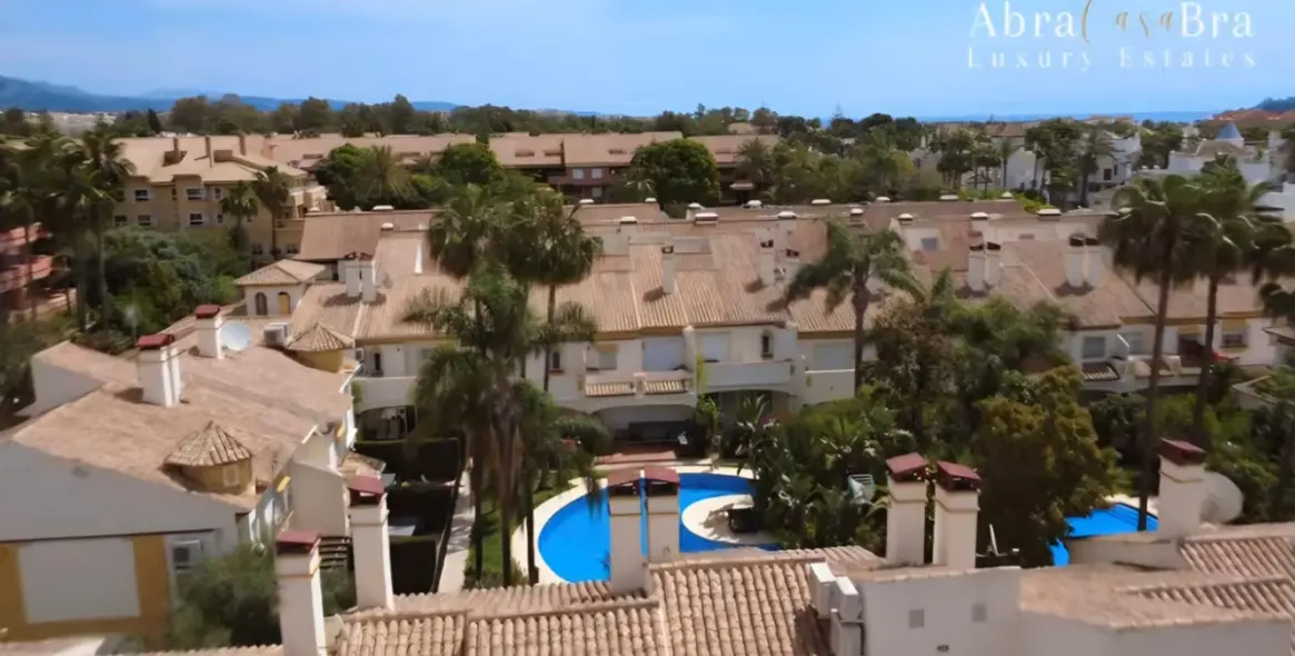 Sale of townhouse in Nueva Andalucía 2