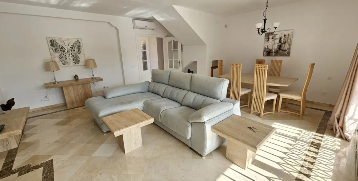 Sale of townhouse in The Golden Mile 2
