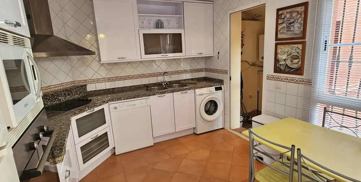 Sale of townhouse in The Golden Mile 4