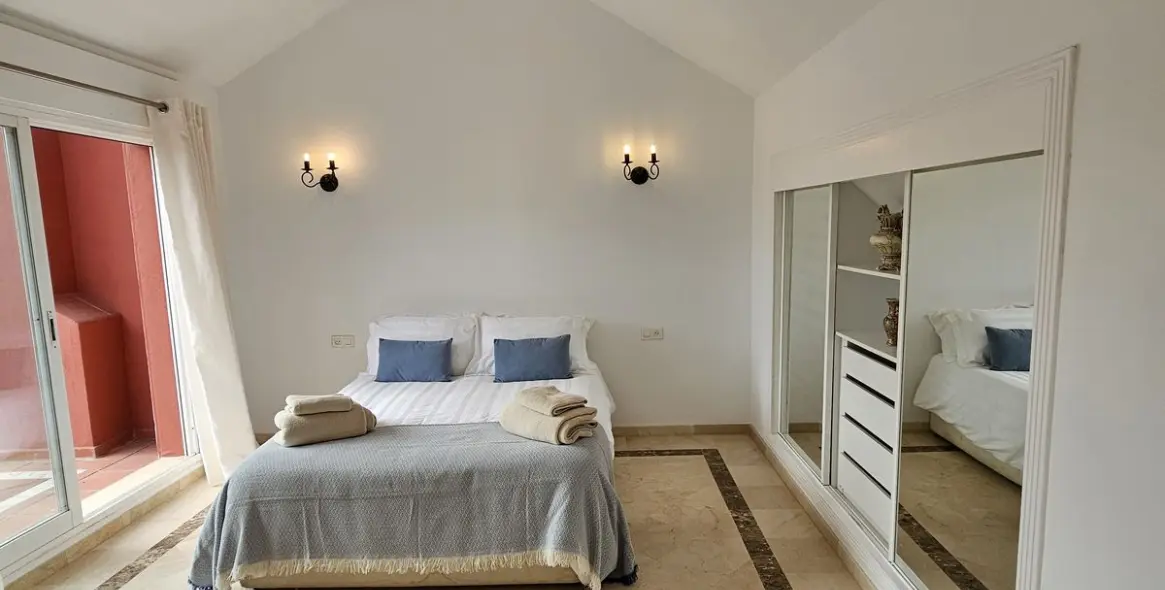Sale of townhouse in The Golden Mile 9