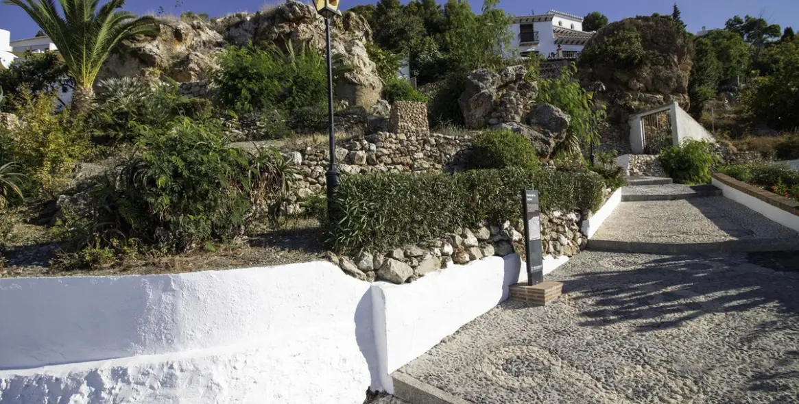 Sale of detached villa in Nerja 24